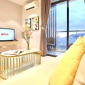 Classy - Csj Tower Vung Tau, Luxury, Sky-sea View And Walk-to-beach Vung Tau